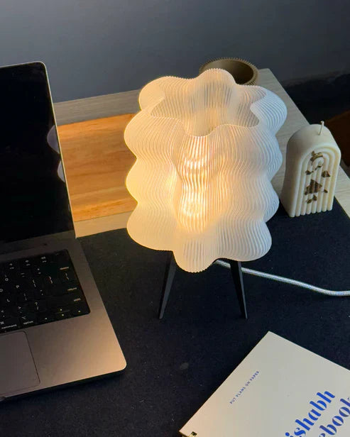 Wavy Lamp – Modern Tripod Ambient Table Lamp (E27 | PLA)