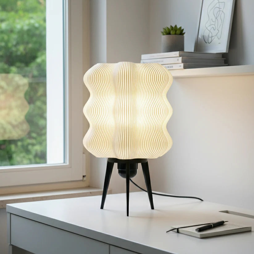 Wavy Lamp – Modern Tripod Ambient Table Lamp (E27 | PLA)