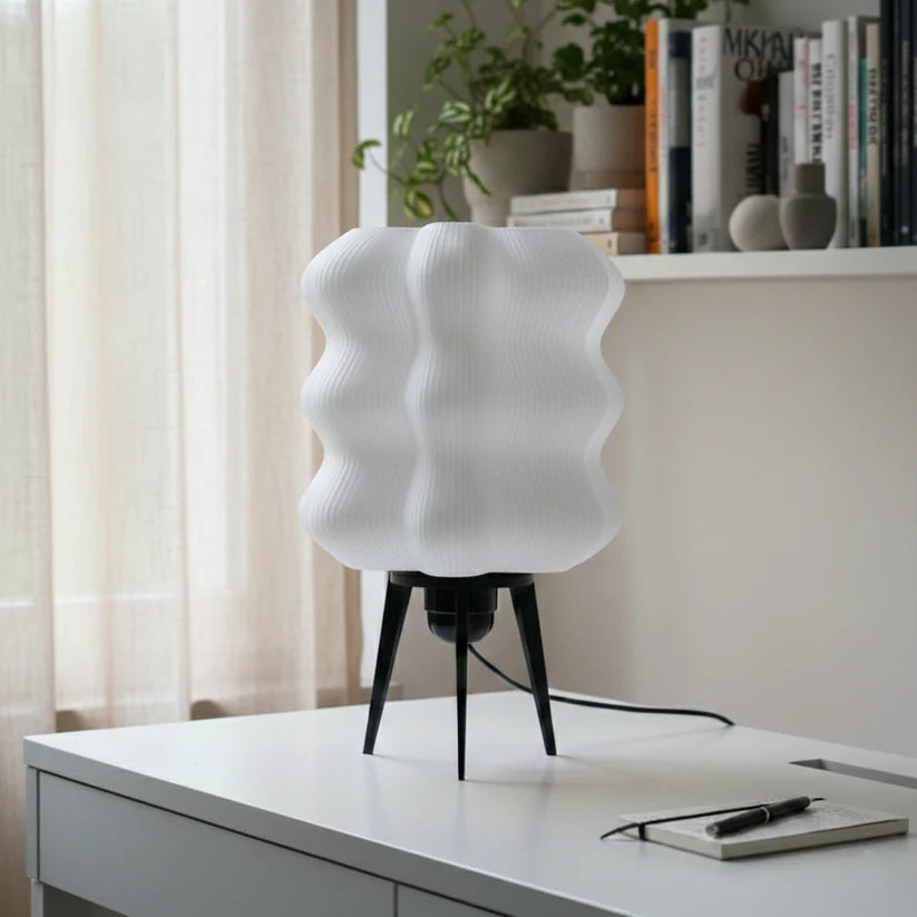 Wavy Lamp – Modern Tripod Ambient Table Lamp (E27 | PLA)